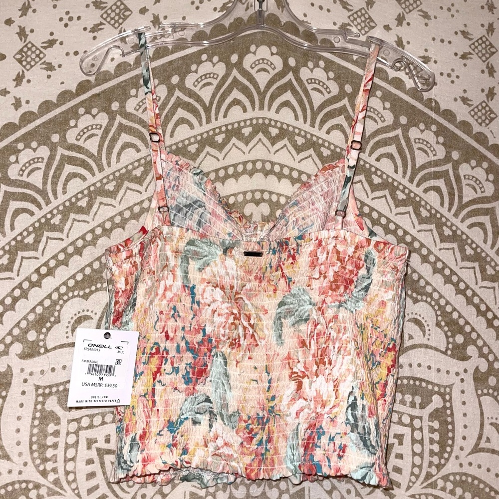 NWT "O'NEILL" LADIES ADJUSTABLE FLORAL SMOCKED TANK TOP, SIZE MEDIUM - Picture 2 of 5